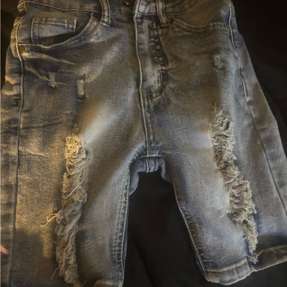 Boys6yeqrs old shorts